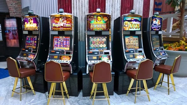 mimin Live Roulette multi-camera studio view with professional croupier